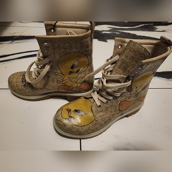 Boots - Picture 2 of 6